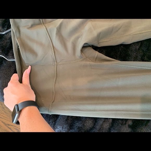 Lululemon wunder under olive green pants - Picture 5 of 7